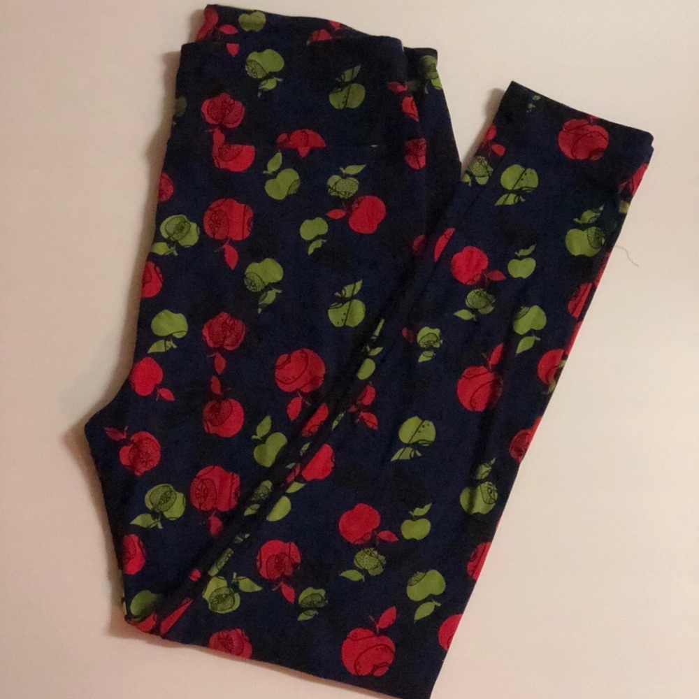 LuLaRoe Tall & Curvy Leggings